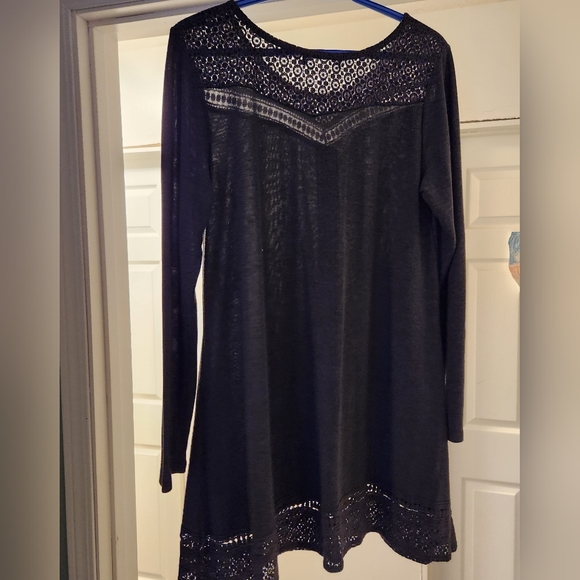4/$20 Gray tunic. Large - Picture 2 of 2